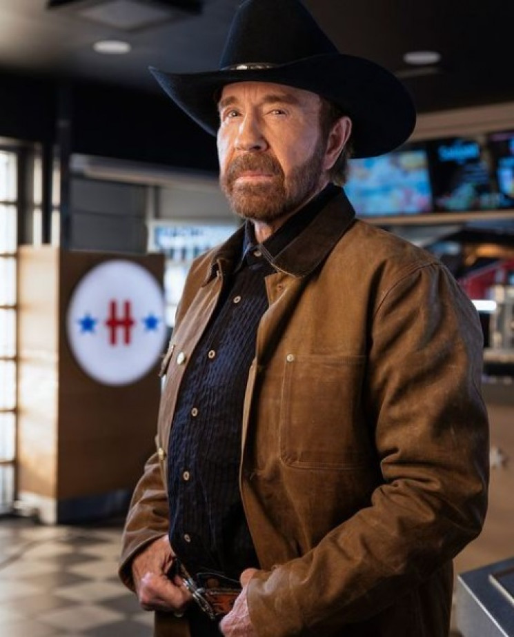 Chuck Norris (Instagram)