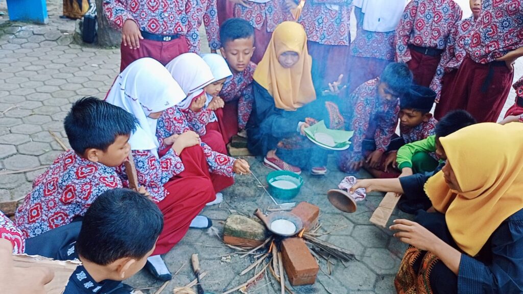 Ⓒ Hak cipta foto di atas dikembalikan sesungguhnya kepada pemilik foto