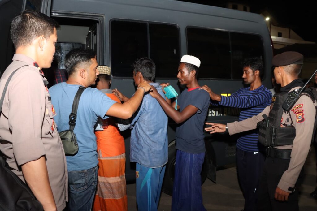 Ⓒ Hak cipta foto di atas dikembalikan sesungguhnya kepada pemilik foto