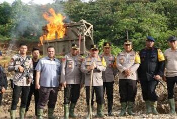 Ⓒ Hak cipta foto di atas dikembalikan sesungguhnya kepada pemilik foto